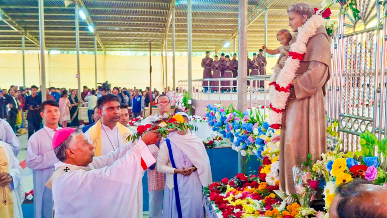 Hàng ngàn người hành hương về Đền thánh Antôn tại Bangladesh